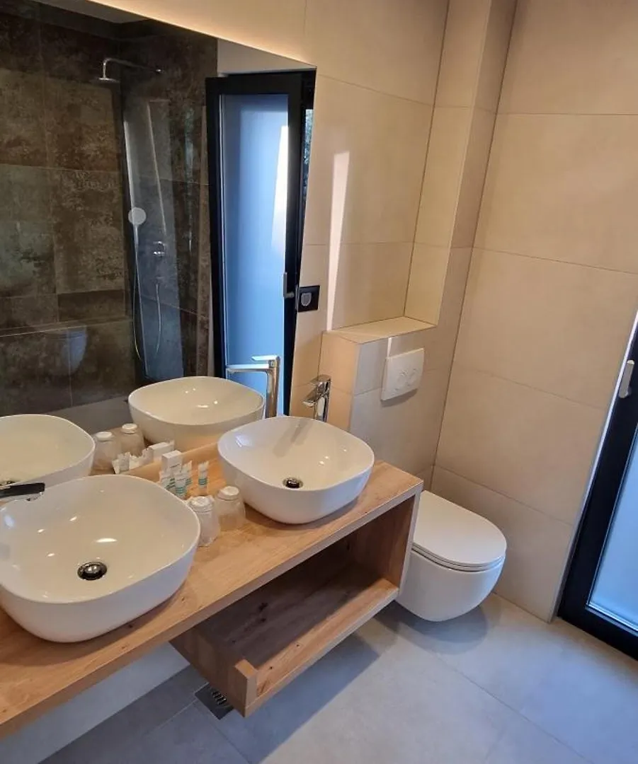 Mb11 Rooms Ρόβινι