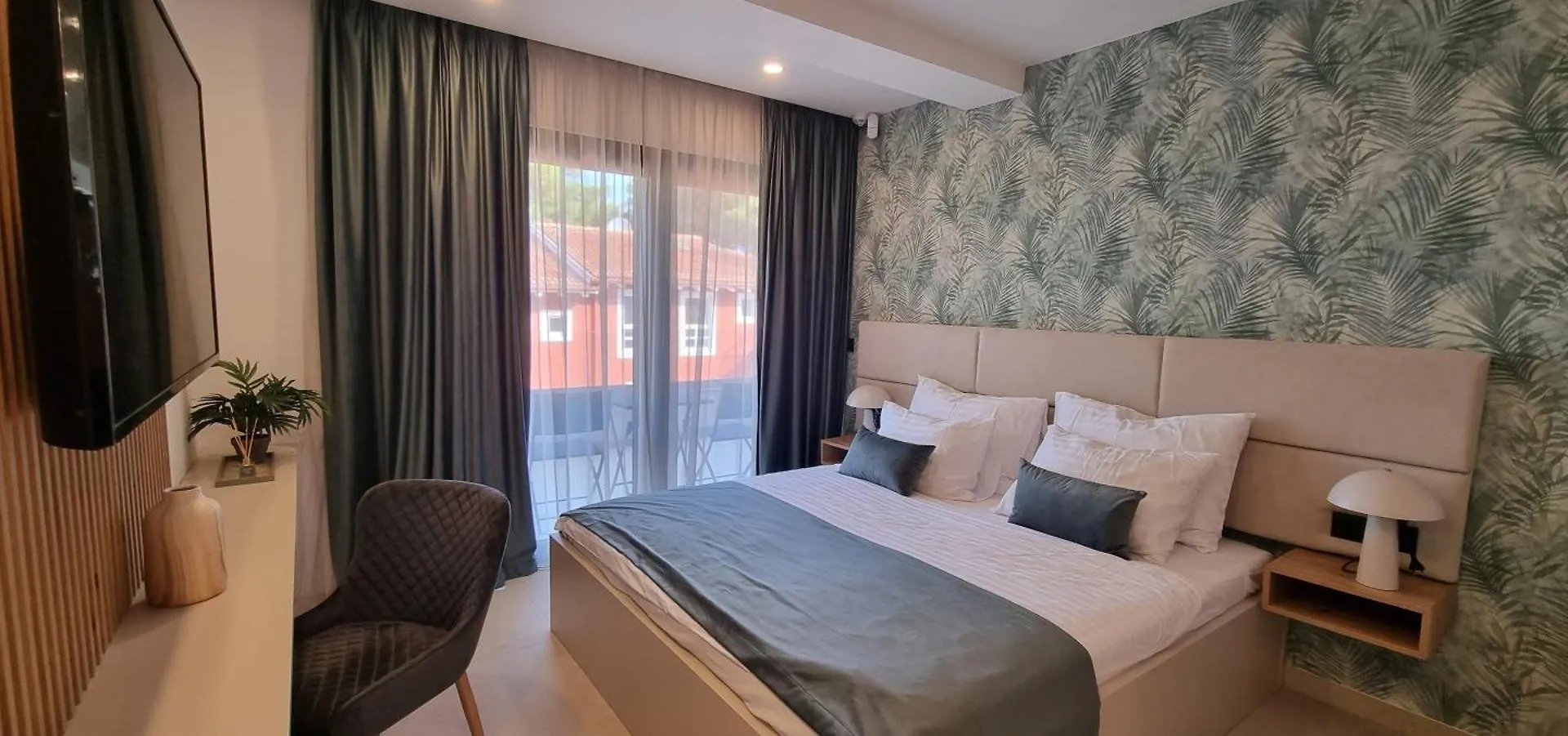 Mb11 Rooms روفينج